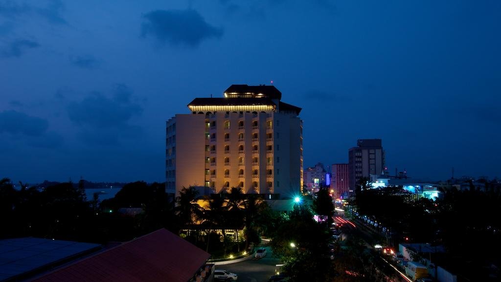 Taj Gateway Hotel Marine Drive